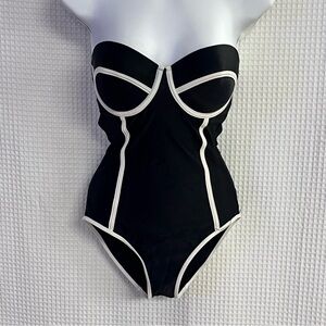 Body Glove ladies Black and White Strapless Swimsuit size S/P